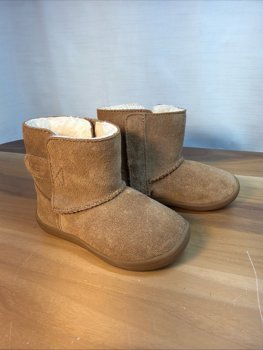 UGG Kids Keelan Fashion Boots Chestnut Brown  Easy On And Off Sz 7‎
